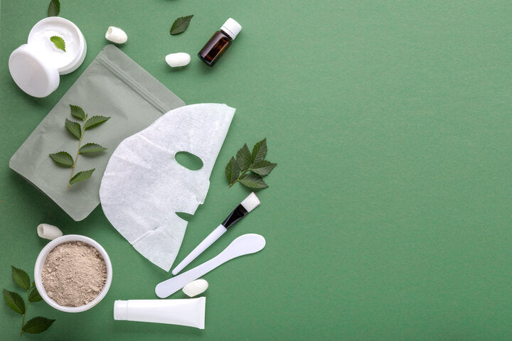 敷面膜前要擦精華液嗎?這樣敷更有效,讓你水潤透亮!